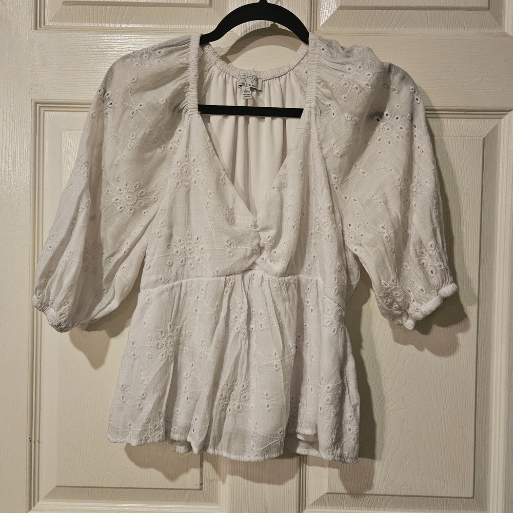 Sofia by Sofia Vergara White Eyelet Blouse